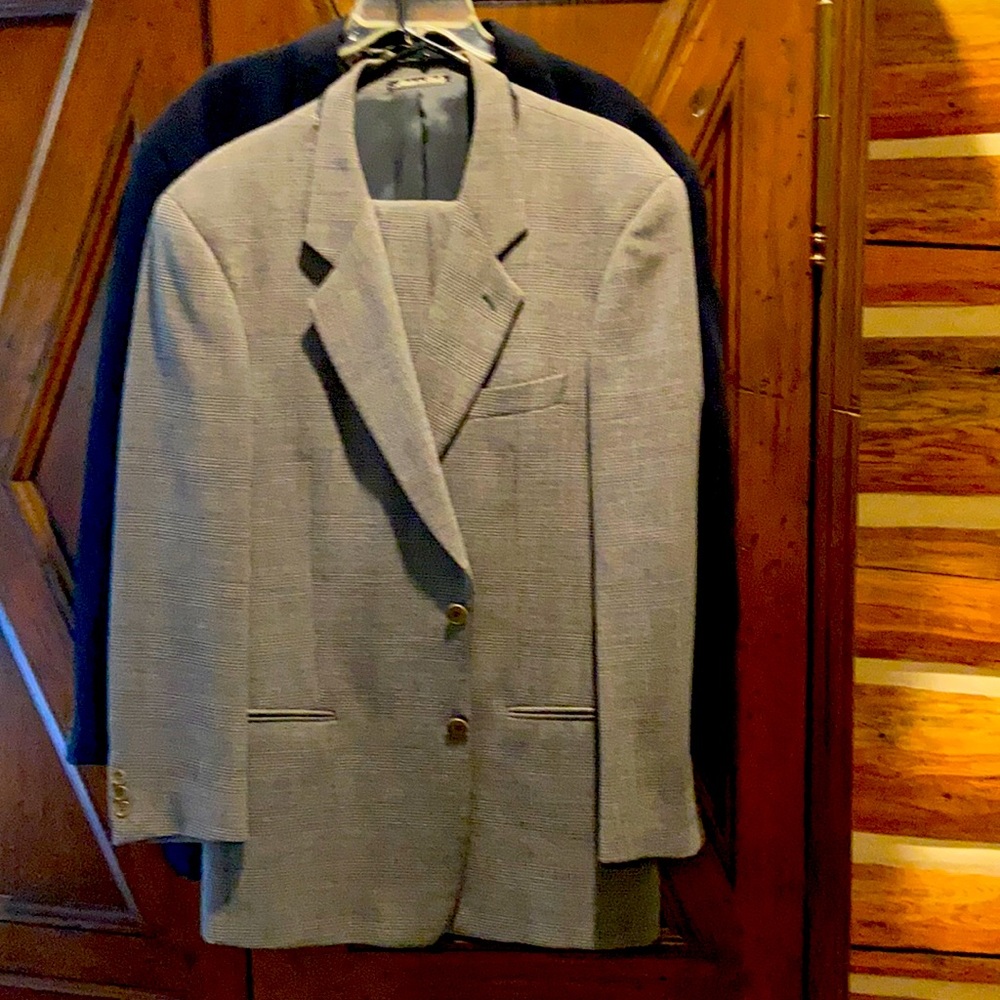 Armani Suit, 42R.